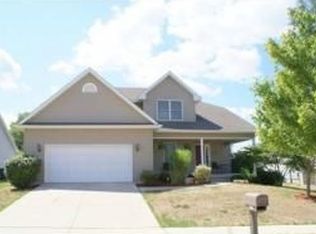 6916 Madison St, Davenport, IA 52806