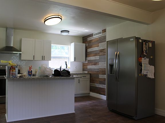 5th image of 10521 Carrollview Dr