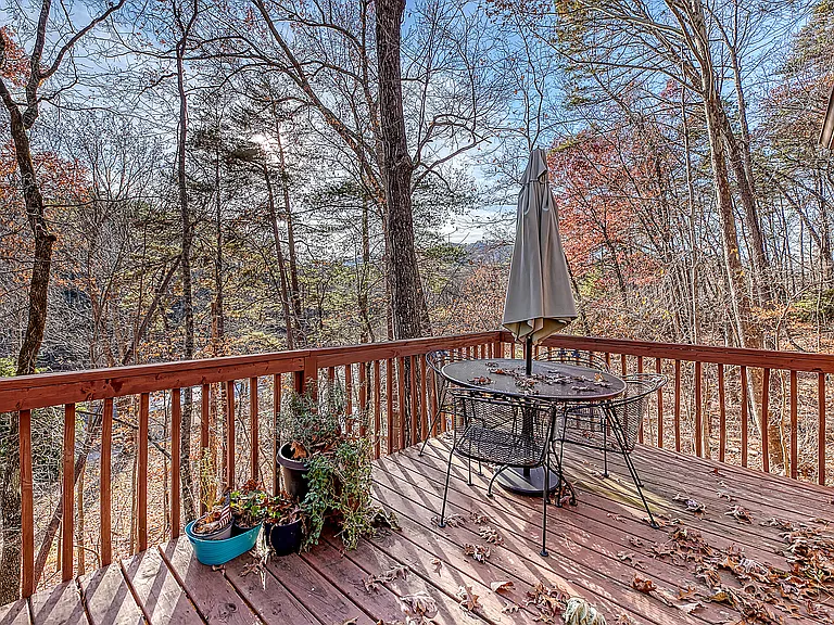 167 Johnson Cir — Photo 32