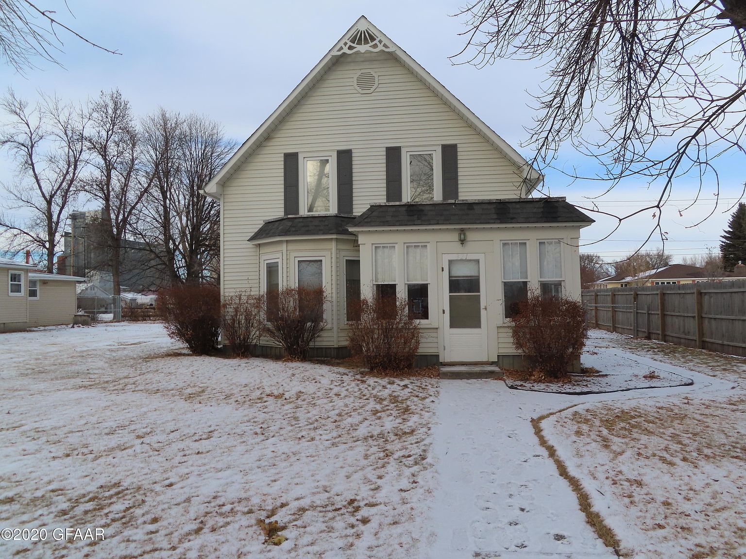321 Broadway St, Thompson, ND 58278 Zillow