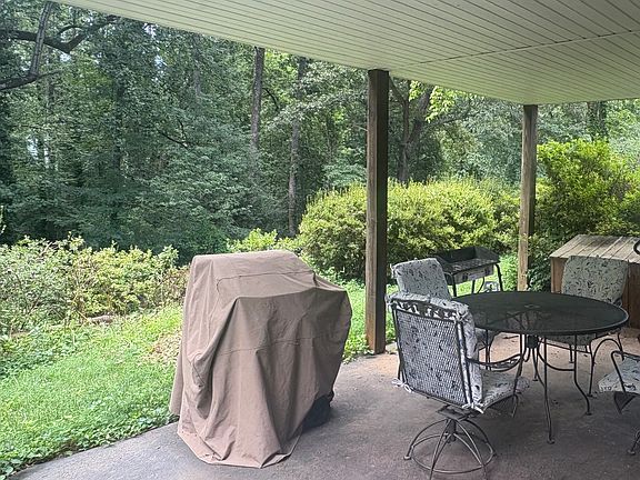 Back patio (covered)