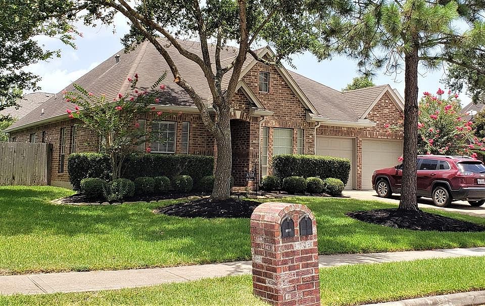 1st image of 3708 Pine Lake Dr