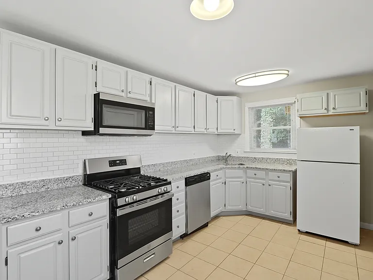 4924 Frankford Ave — Photo 7