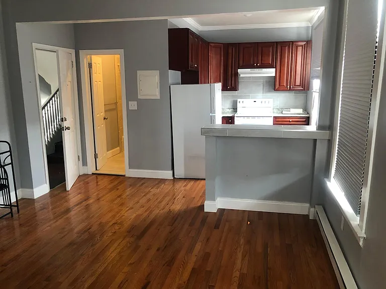 220 Sherman Ave #3 — Photo 3