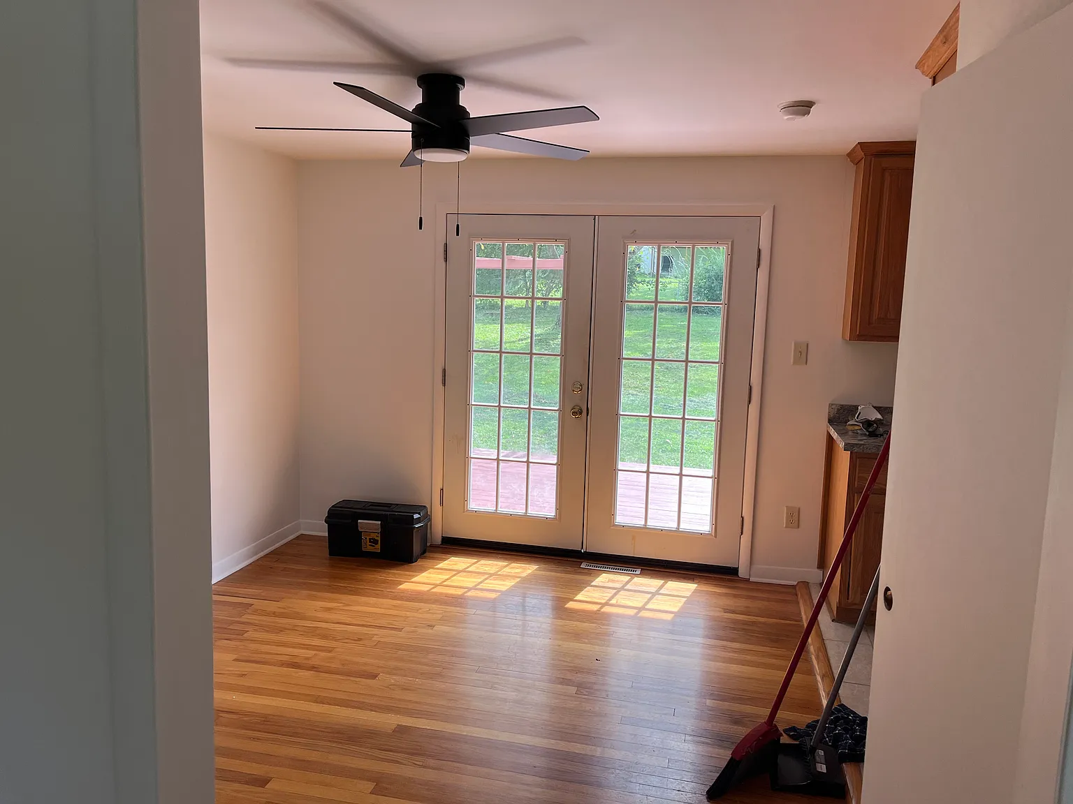 3 bed, 1200 sqft, $2,750 — Photo 3