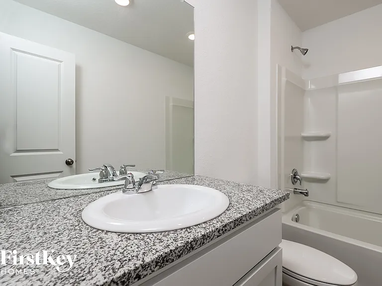 10407 McClintock Dr — Photo 10