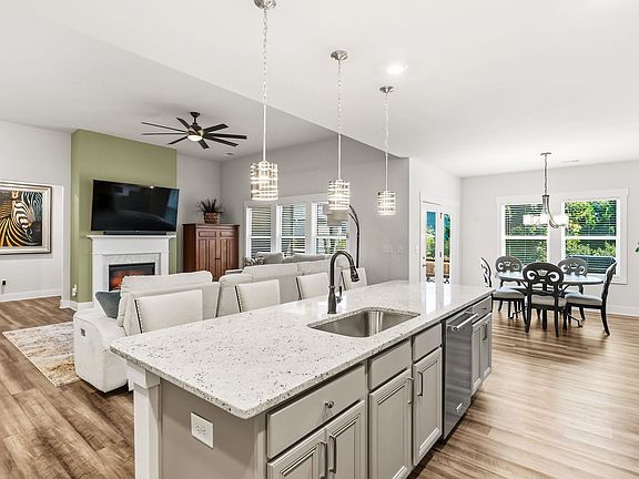 4th image of 404 Cattail Hollow Way