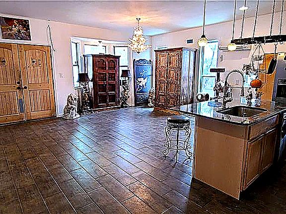 3rd image of 2003 E 9th St