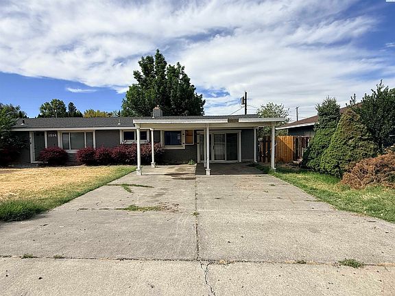 3rd image of 1814 W 11th Ave