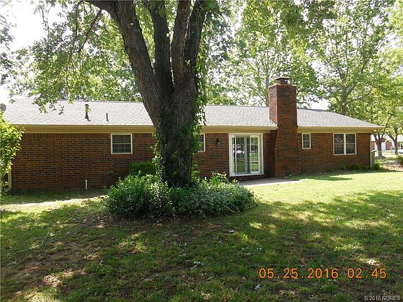 3rd image of 1901 Southridge Dr
