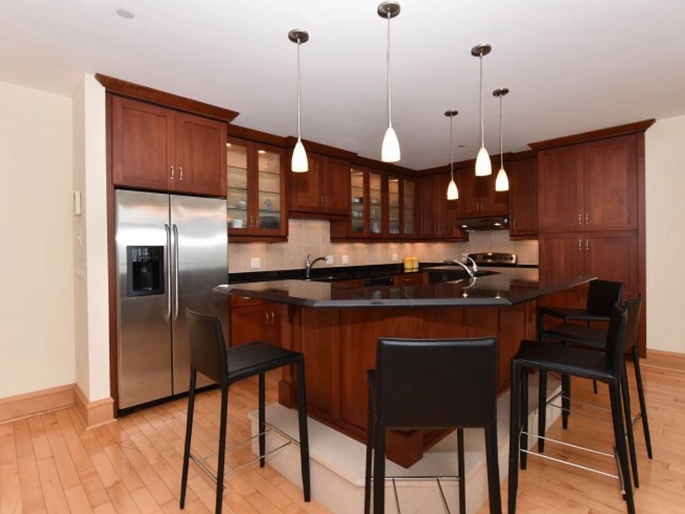 1st image of 1313 N Franklin Pl APT 2006