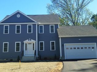 520 Chocolog Rd, Uxbridge, MA 01569