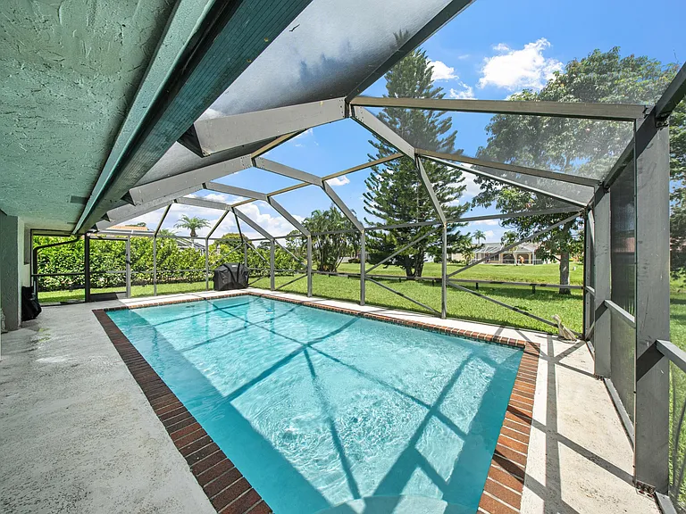 13471 Barberry Dr — Photo 22