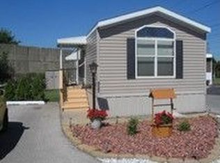 8741 Pelican Dr, Hodgkins, IL 60525