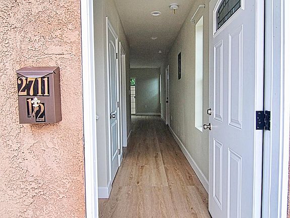 3rd image of 2711 1/2 W Avenue 32