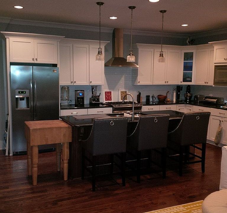 2nd image of 902B Gale Ln