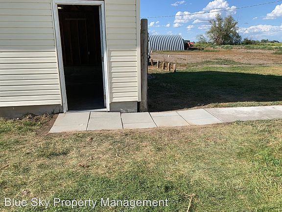 5th image of 965 S Teton Ave