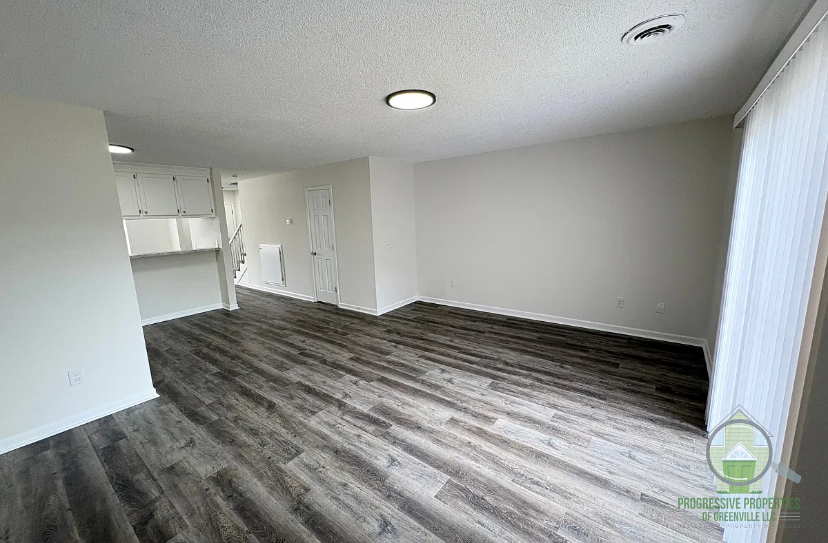 1216 North Main Street - B5 — Photo 4