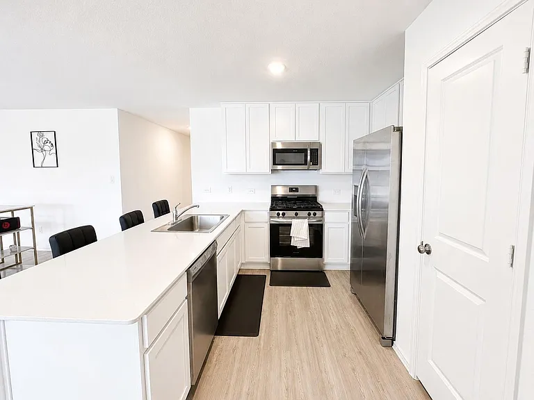 11212 Superior Bay Ln — Photo 2