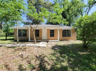 6 Sowell Ln, Huntsville, TX 77320
