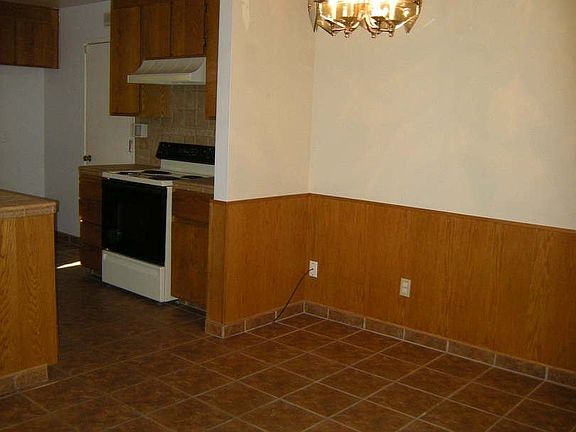 4th image of 316 Acorn Ct