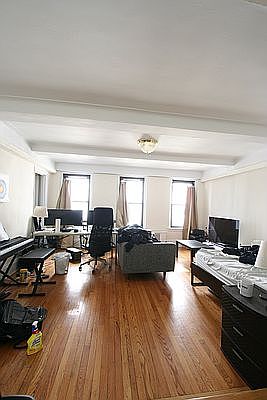 3rd image of 310 E 55th St APT 3B