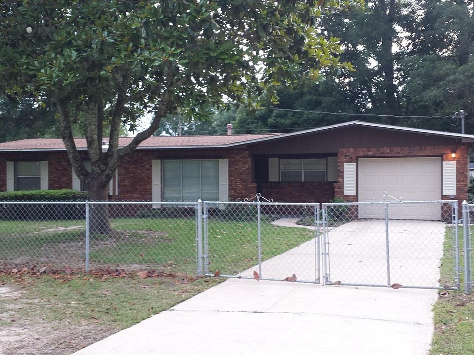1st image of 121 2nd St