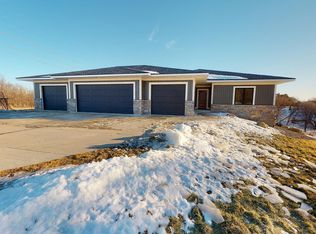 5492 Cambridge Hill Rd SE, Rochester, MN 55904