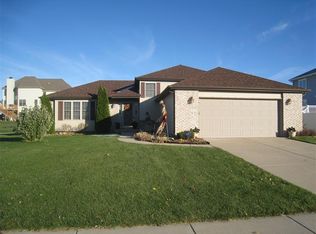 7431 Foliage Ln, Schererville, IN 46375