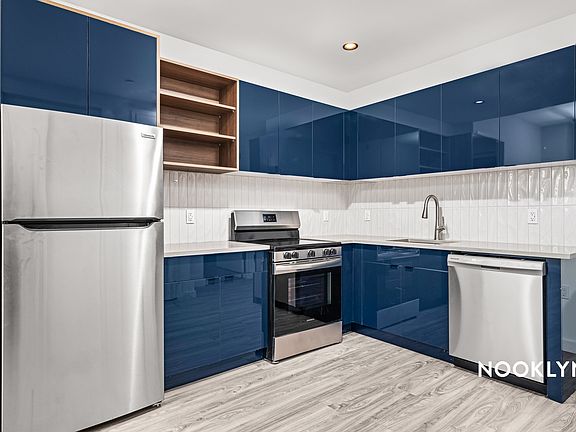 3rd image of 14735 95th Ave #1501