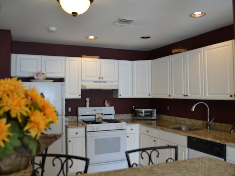 1st image of 136 Erin Ln