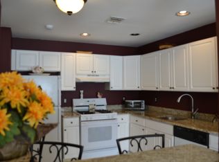 136 Erin Ln, East Setauket, NY 11733