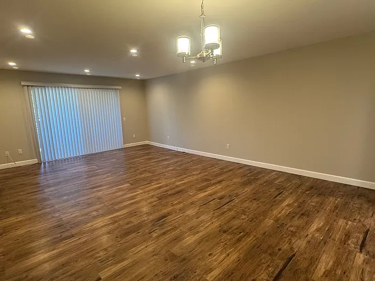 1355 Loma Ave #205 — Photo 6