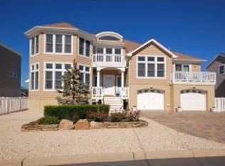 9 E Coughlan Ave, Brant Beach, NJ 08008