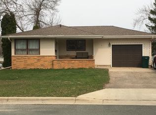 413 3rd St NE, Stewartville, MN 55976