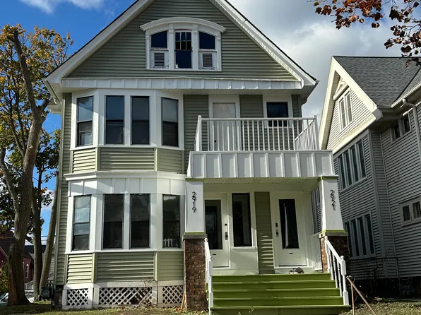 2919 N Murray Ave, Milwaukee, WI 53211