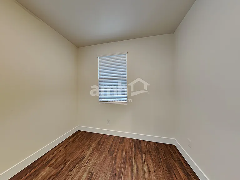 1271 E Ludlow Dr — Photo 9