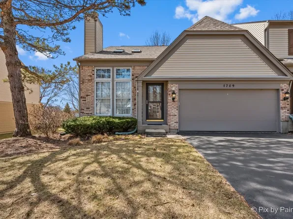 1709 Napoleon Dr, Naperville, IL 60565