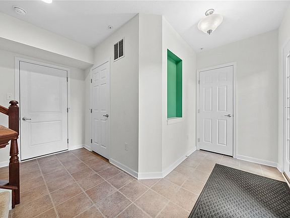 5th image of 602 Fairgate Dr