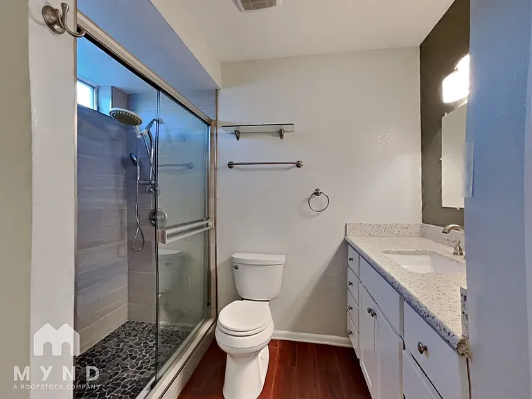 725 W Utopia Rd — Photo 13