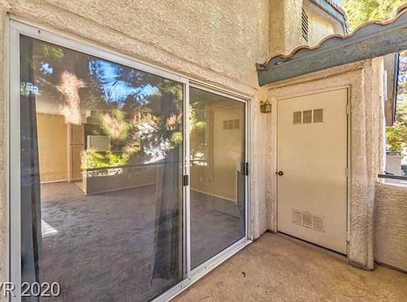 4th image of 3062 Tarpon Dr Unit 204