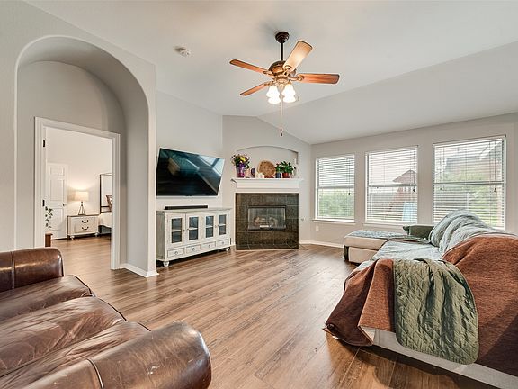 5th image of 1022 Spinnaker Dr