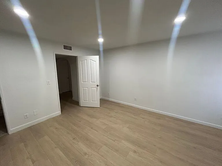 456 Myrtle St #12 — Photo 7