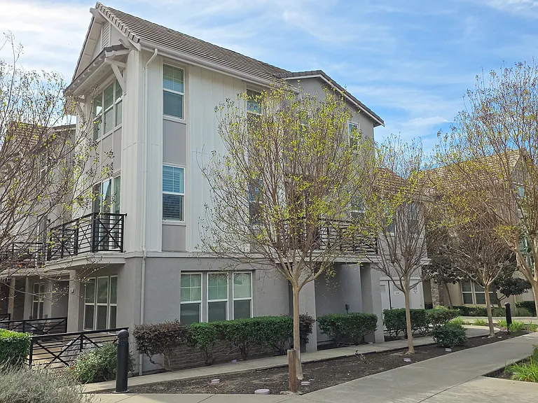 2312 Carbondale Way — Photo 1