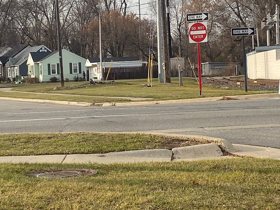 1st image of Nb Gratiot Ave
