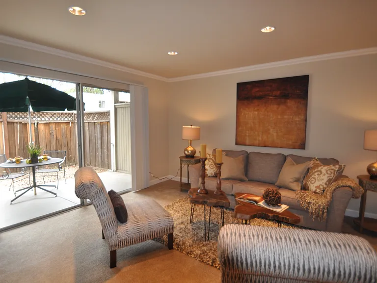 Oak Park Manor — Photo 17