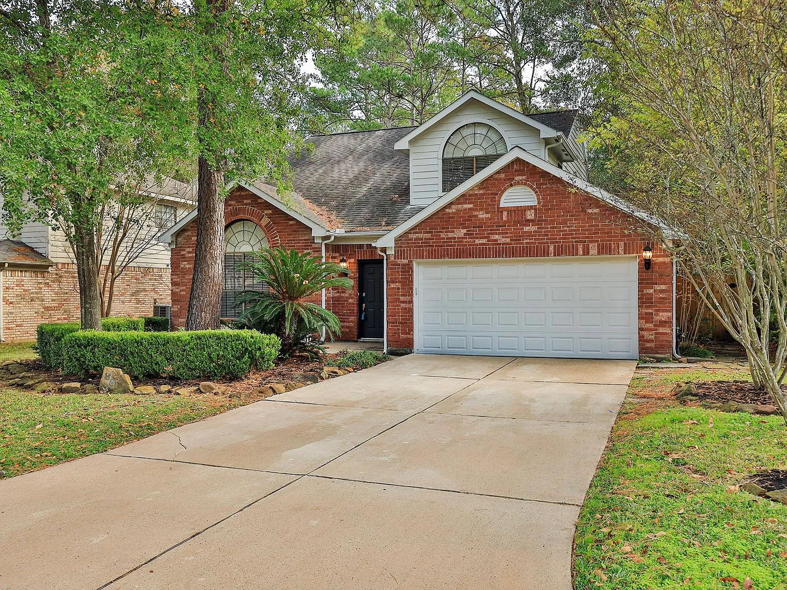 4 bed, 2.5 bath, 2118 sqft, $3,500 — Photo 1