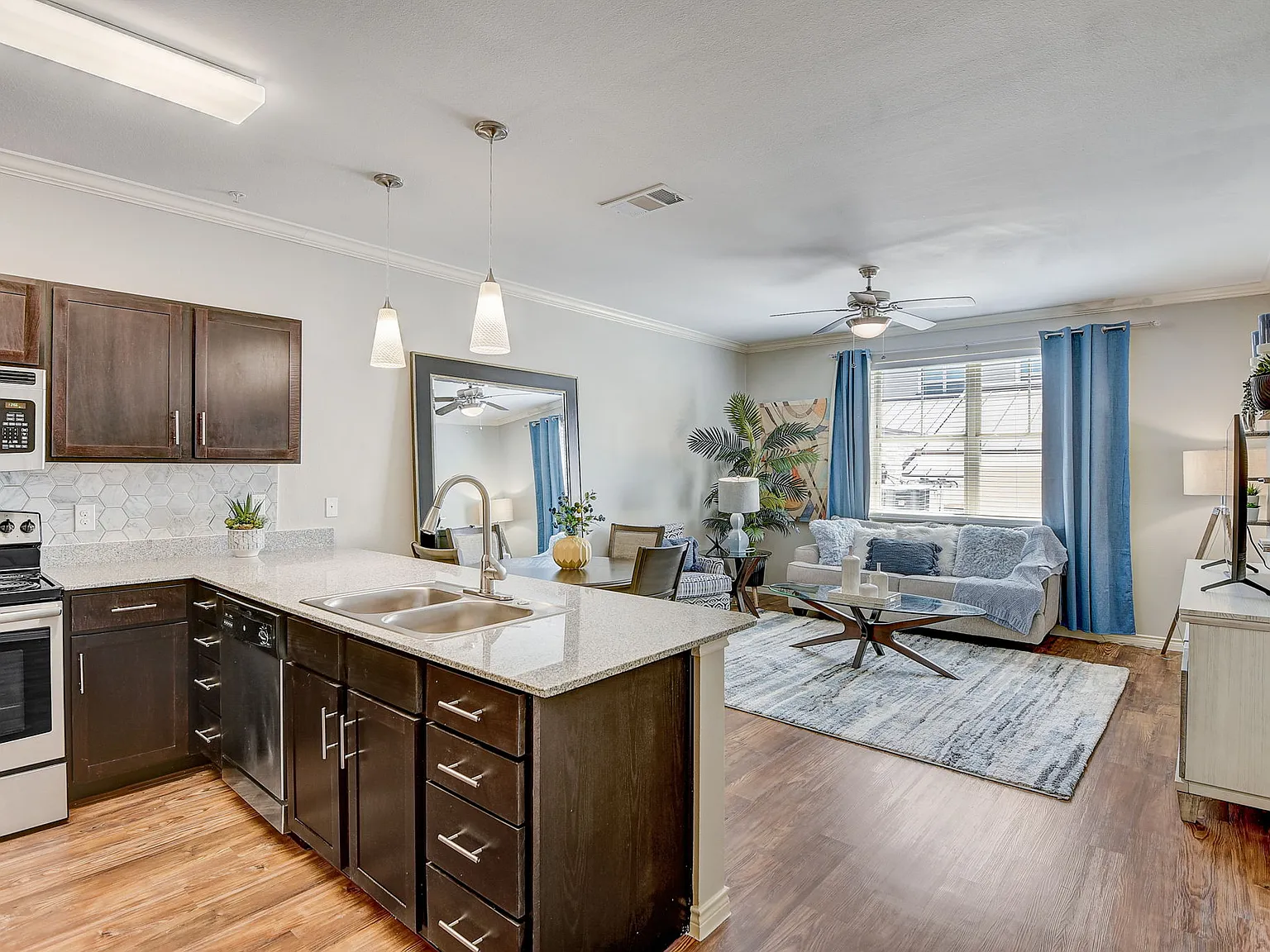 Heritage Village Residences — Photo 4