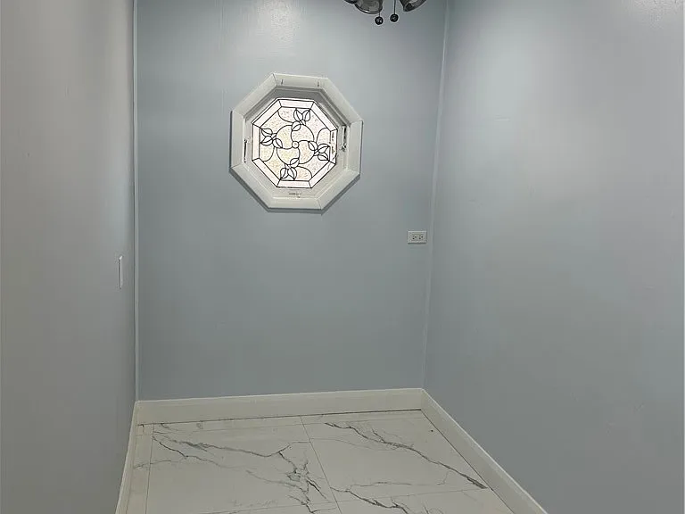 16400 Dana Cir — Photo 6
