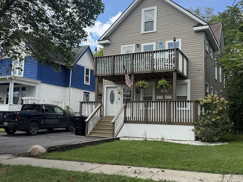 219 Emerson Ave #1